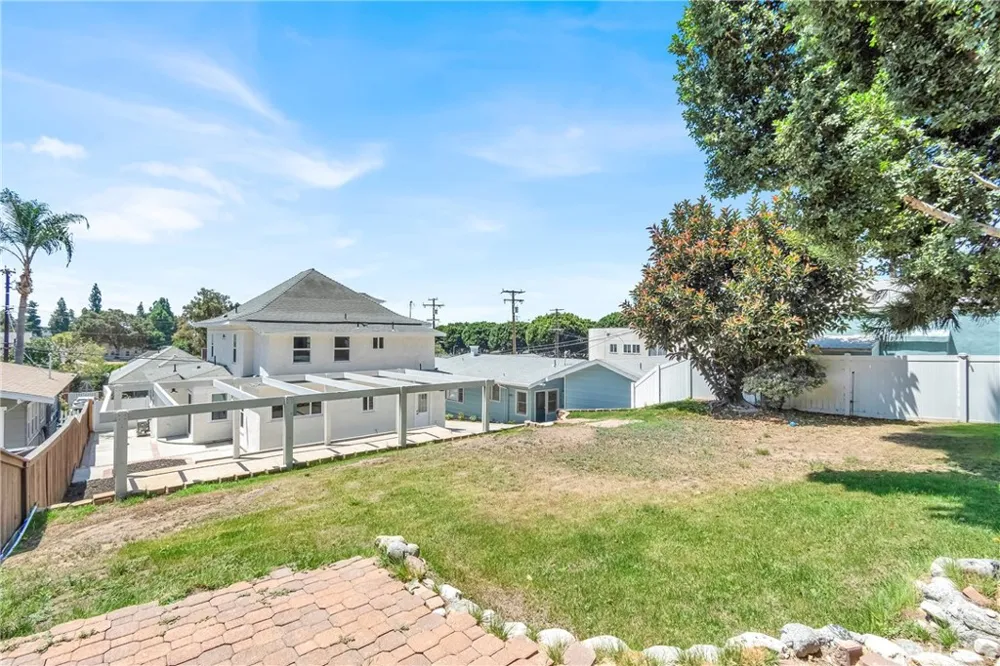 13429 Bailey Whittier, CA 90601