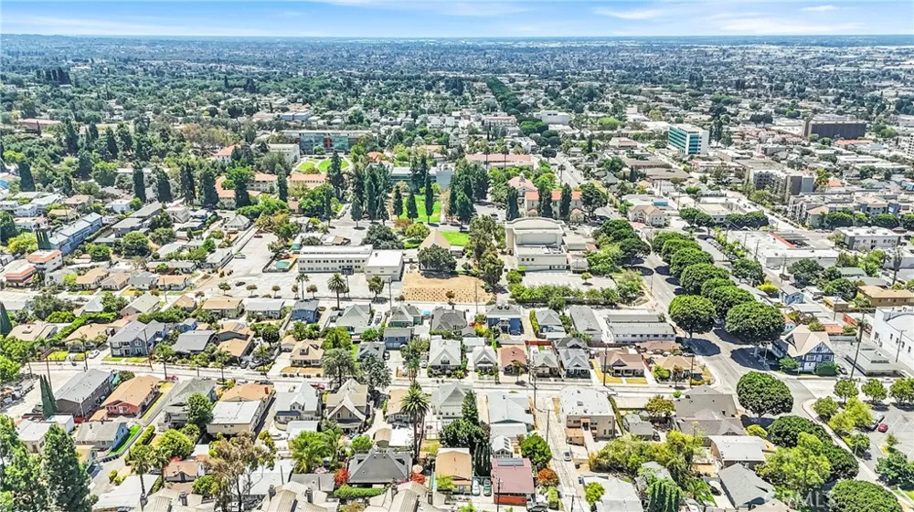 13429 Bailey Whittier, CA 90601