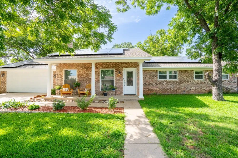 1479 Lockwood Street Stephenville, TX 76401