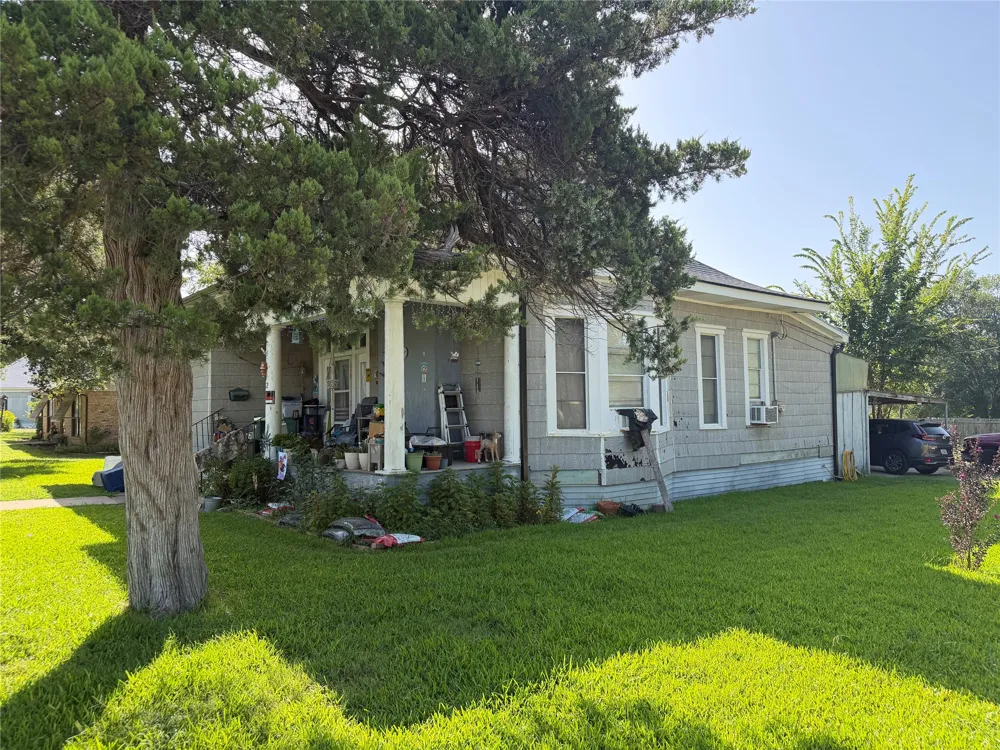 1002 E Texas Avenue Mart, TX 76664