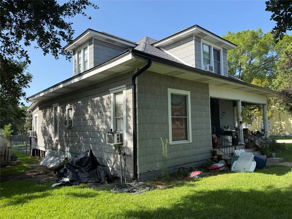1002 E Texas Avenue Mart, TX 76664