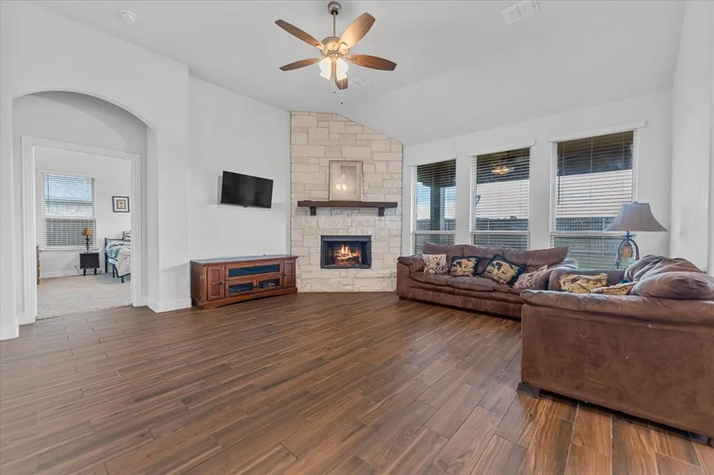 2760 Richard Street Burleson, TX 76028