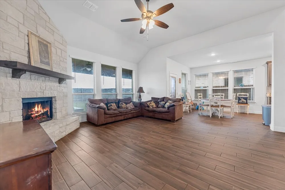 2760 Richard Street Burleson, TX 76028