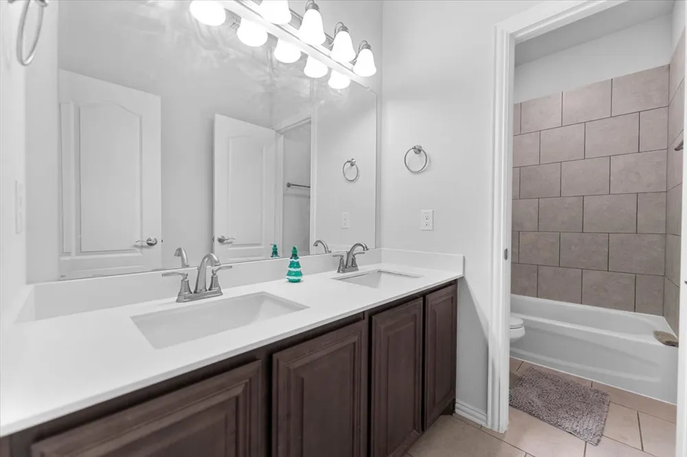 2760 Richard Street Burleson, TX 76028