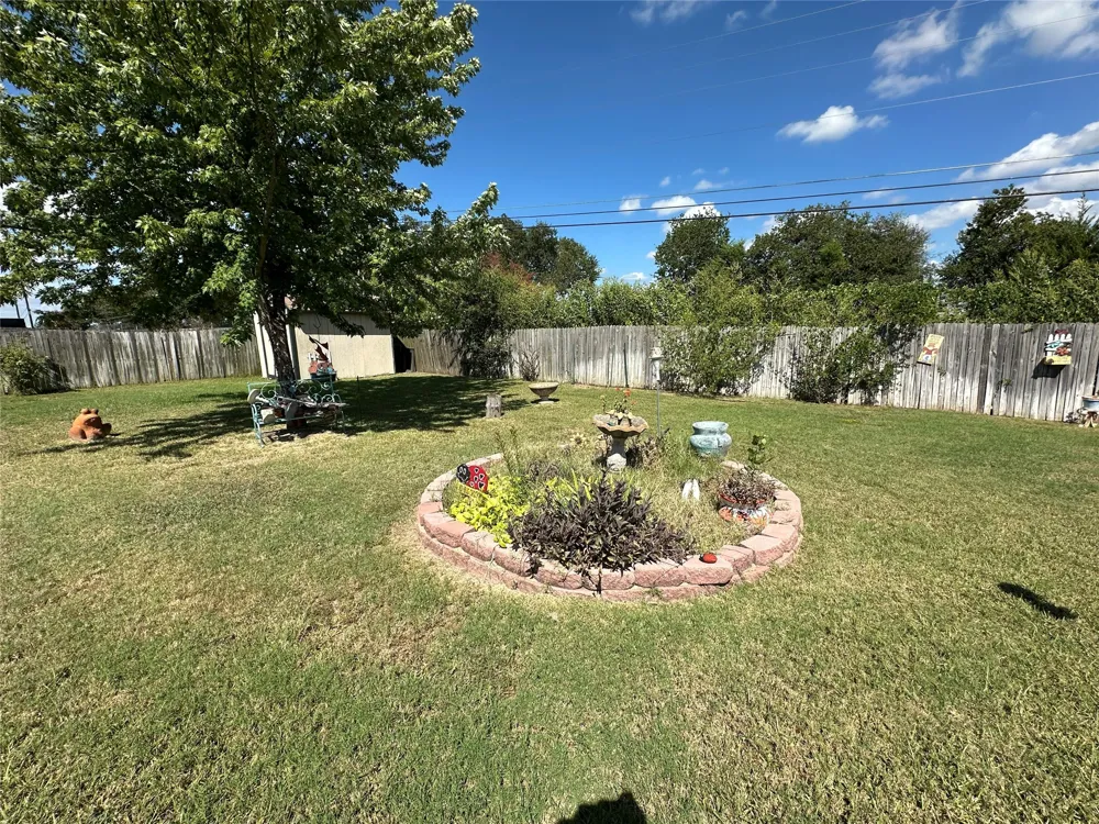 394 Sunland Park Robinson, TX 76706