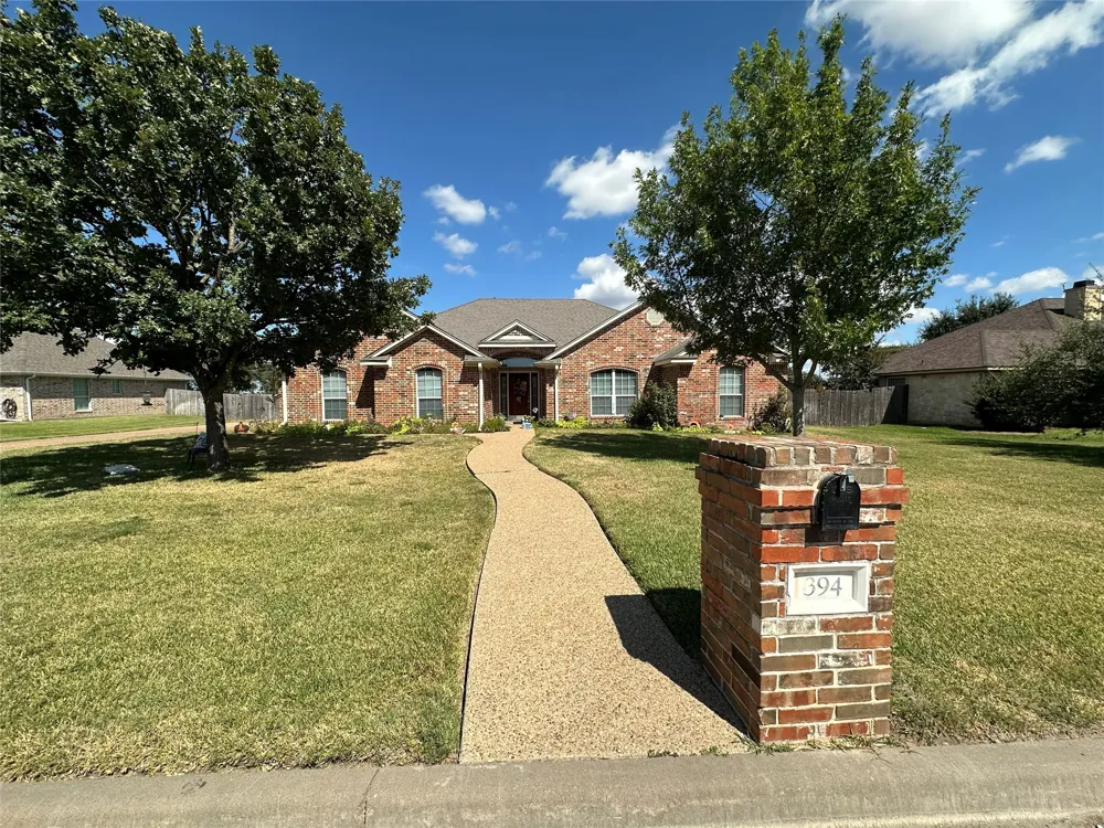 394 Sunland Park Robinson, TX 76706