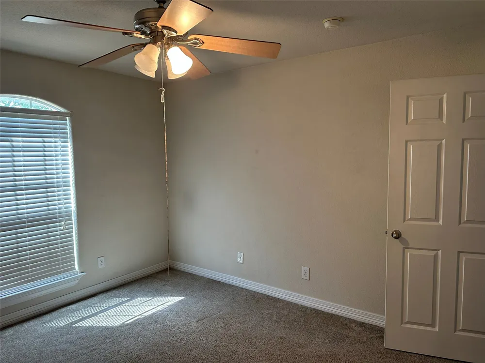394 Sunland Park Robinson, TX 76706