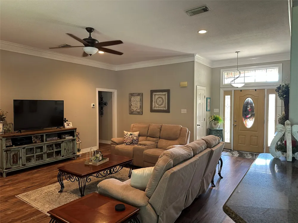394 Sunland Park Robinson, TX 76706