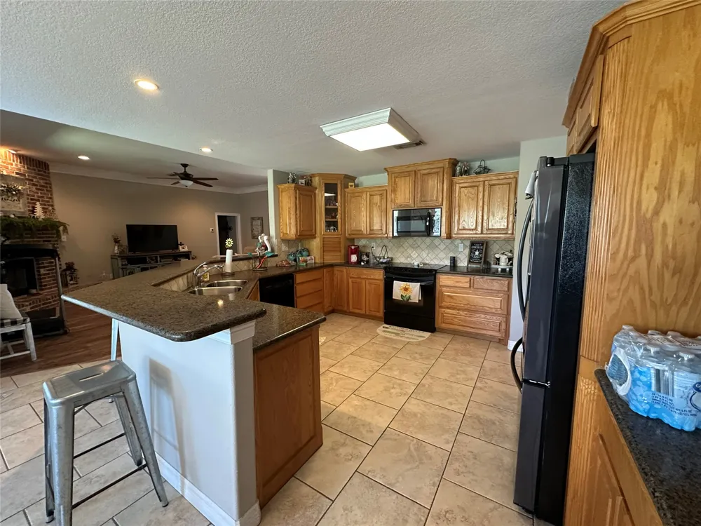 394 Sunland Park Robinson, TX 76706