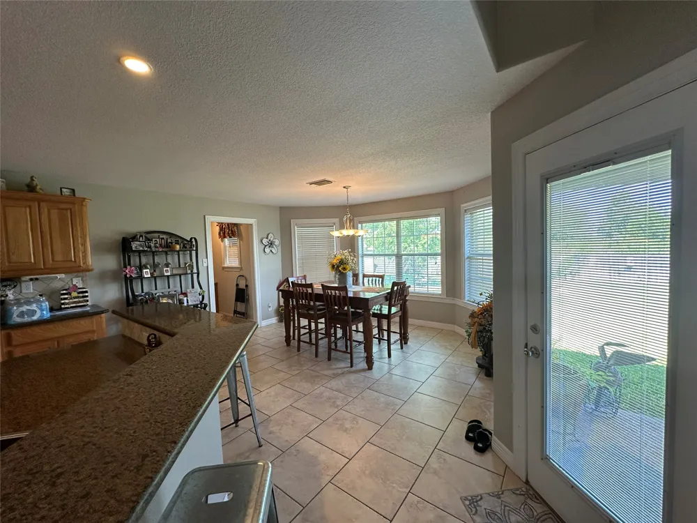 394 Sunland Park Robinson, TX 76706