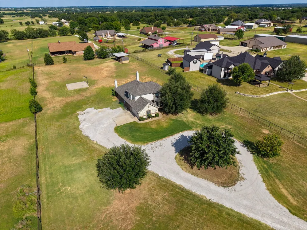 1389 Thomas Road Springtown, TX 76082