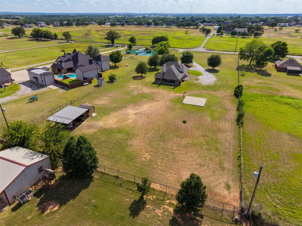 1389 Thomas Road Springtown, TX 76082