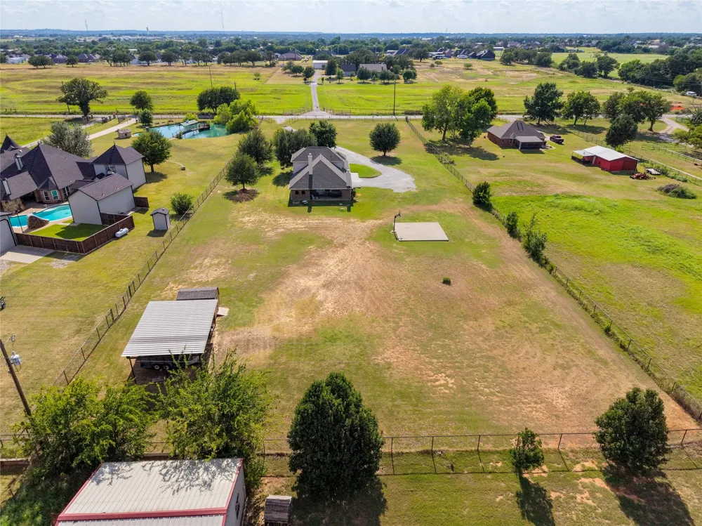 1389 Thomas Road Springtown, TX 76082