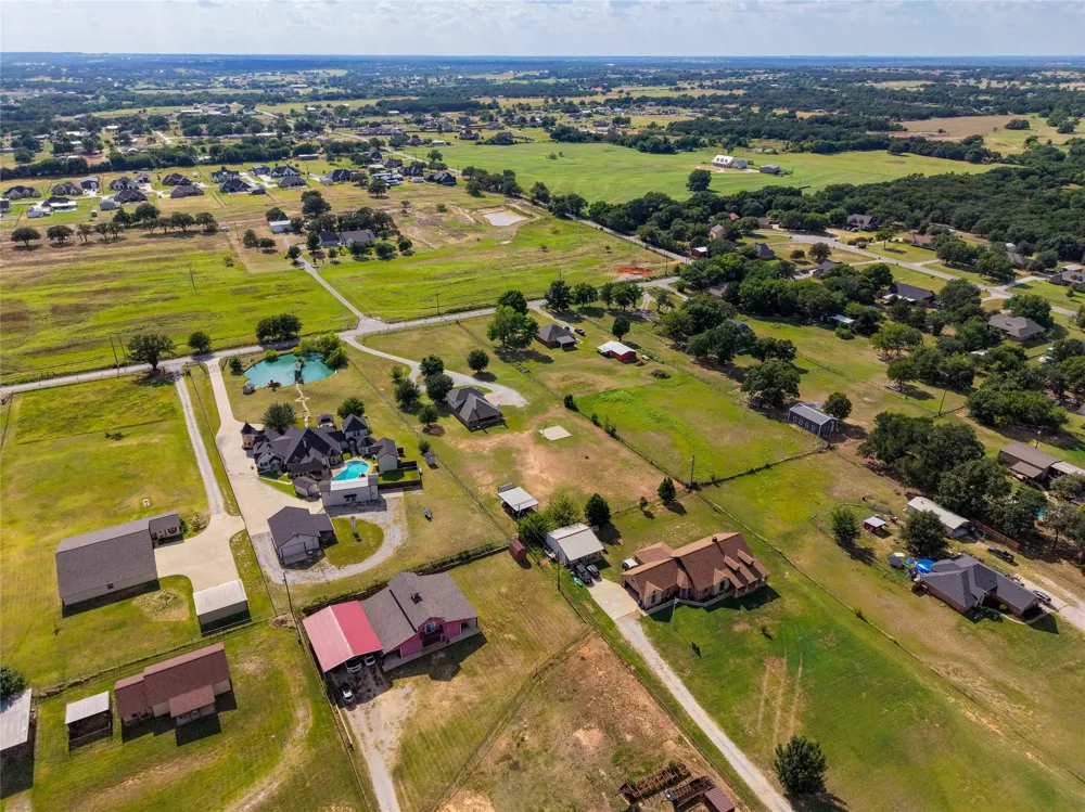 1389 Thomas Road Springtown, TX 76082