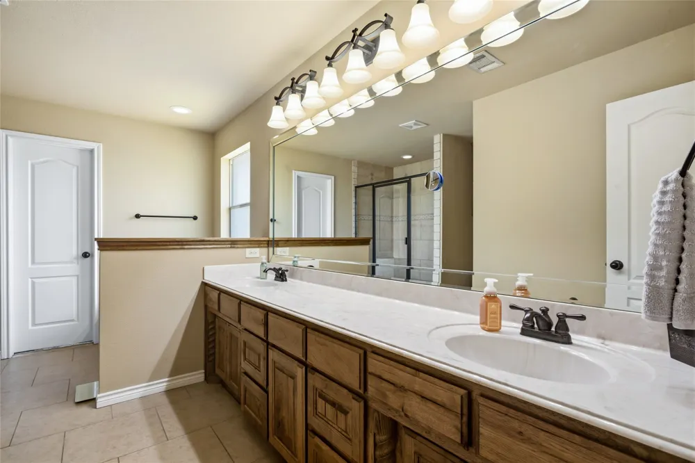 1389 Thomas Road Springtown, TX 76082
