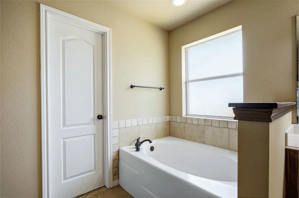 1389 Thomas Road Springtown, TX 76082