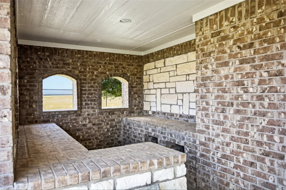 1389 Thomas Road Springtown, TX 76082