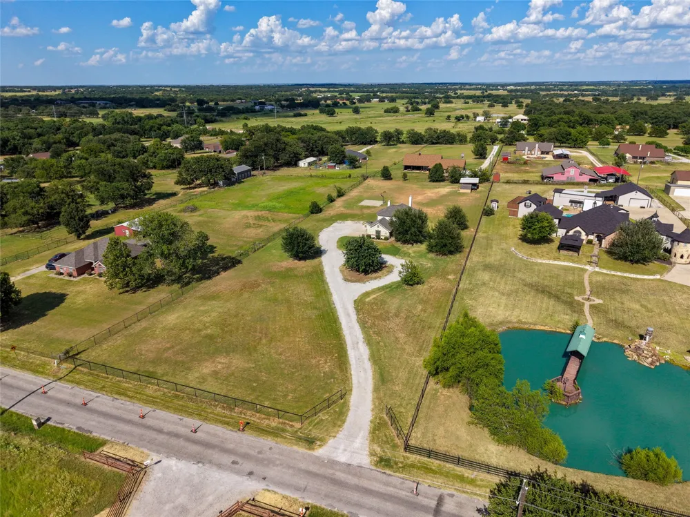 1389 Thomas Road Springtown, TX 76082