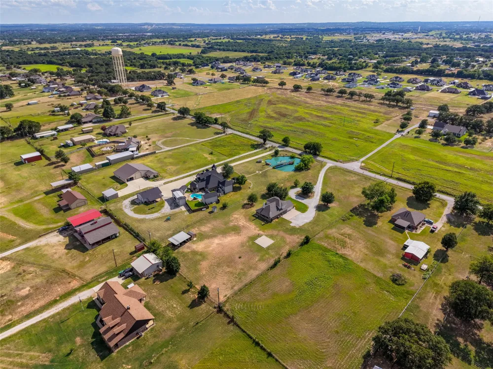 1389 Thomas Road Springtown, TX 76082