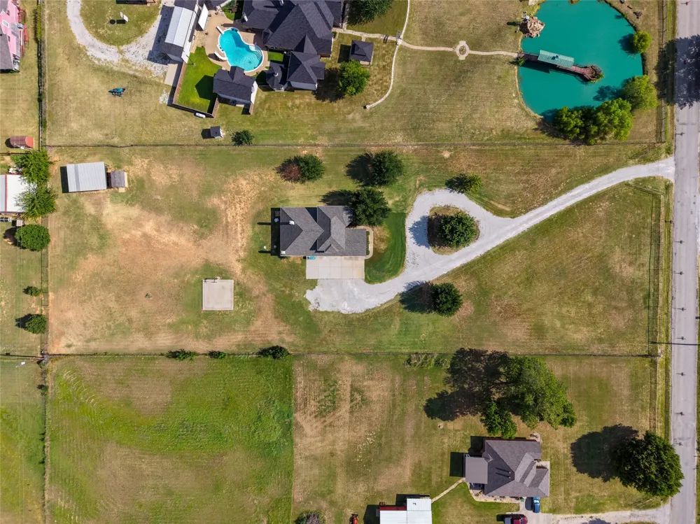 1389 Thomas Road Springtown, TX 76082