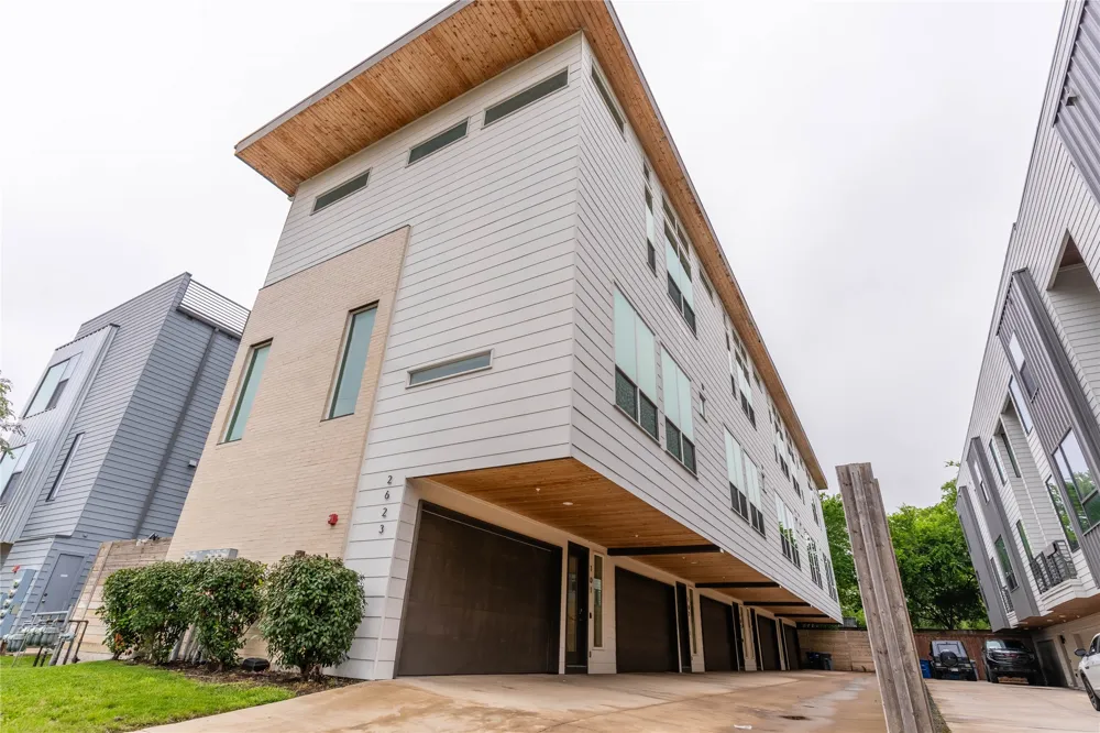 2623 Kimsey Drive #101 Dallas, TX 75235