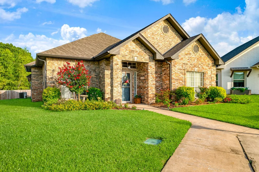 4250 PRIMROSE LANE Paris, TX 75462