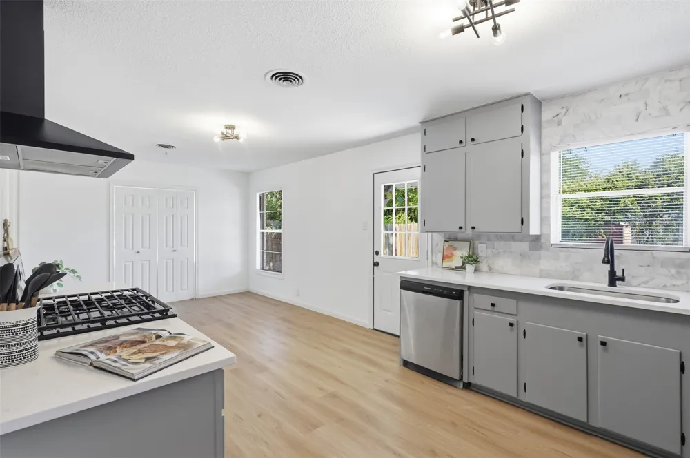5421 Palmer Drive Haltom City, TX 76117