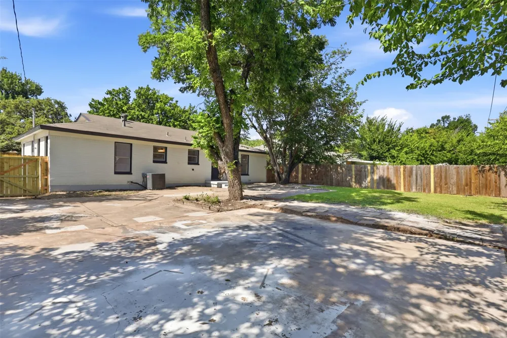 5421 Palmer Drive Haltom City, TX 76117