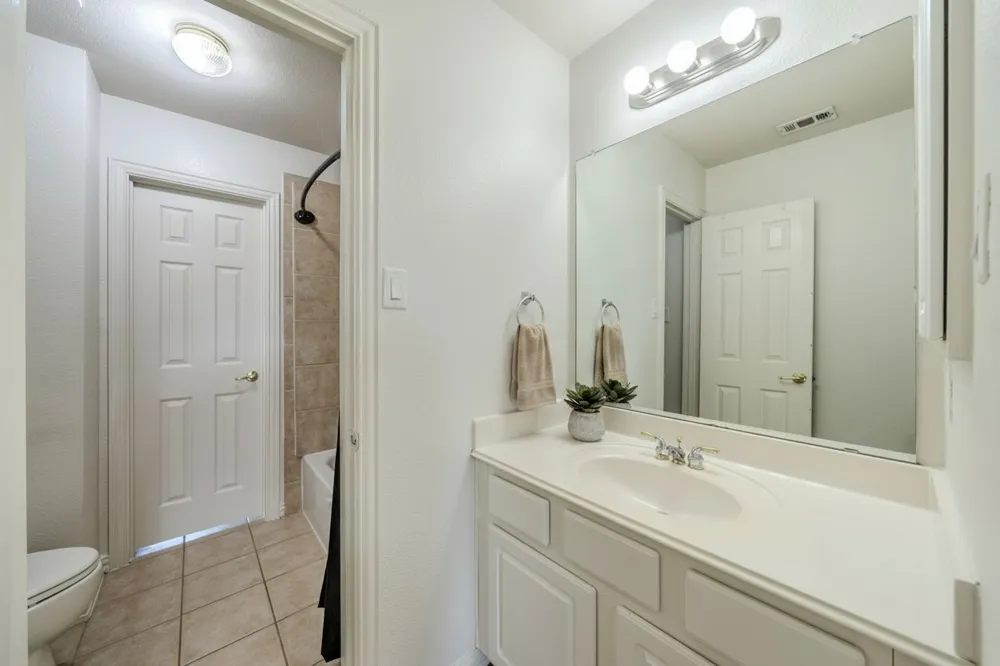 1026 Brentwood Drive Murphy, TX 75094