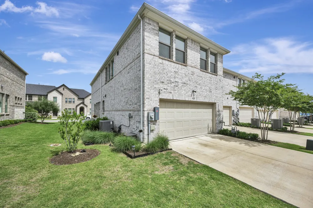 425 Parkside Drive Argyle, TX 76226