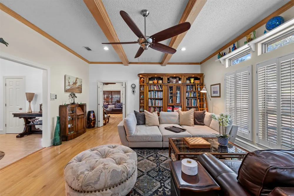 809 Shady Creek Drive Kennedale, TX 76060