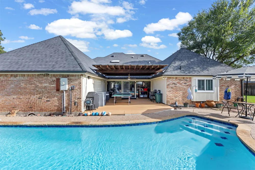 809 Shady Creek Drive Kennedale, TX 76060