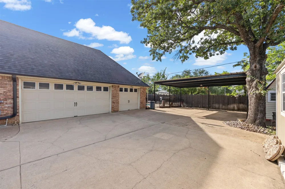 809 Shady Creek Drive Kennedale, TX 76060