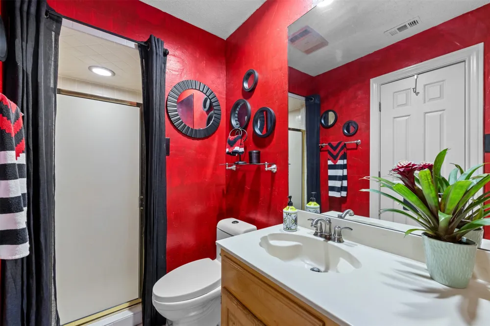 809 Shady Creek Drive Kennedale, TX 76060