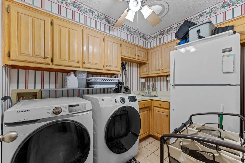 809 Shady Creek Drive Kennedale, TX 76060