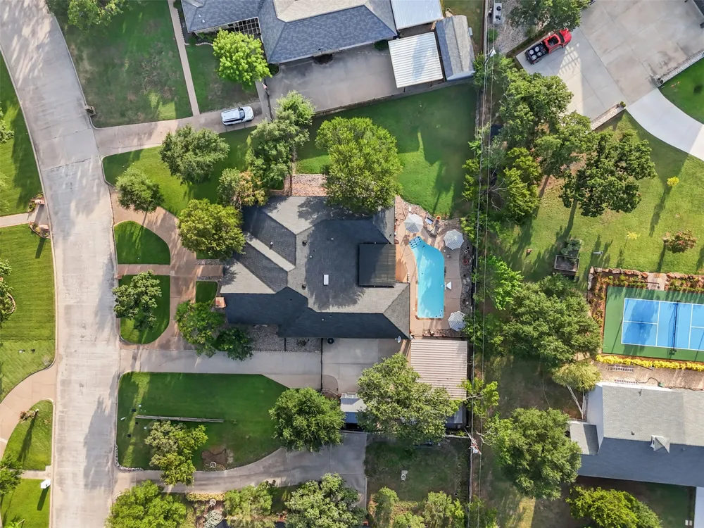 809 Shady Creek Drive Kennedale, TX 76060