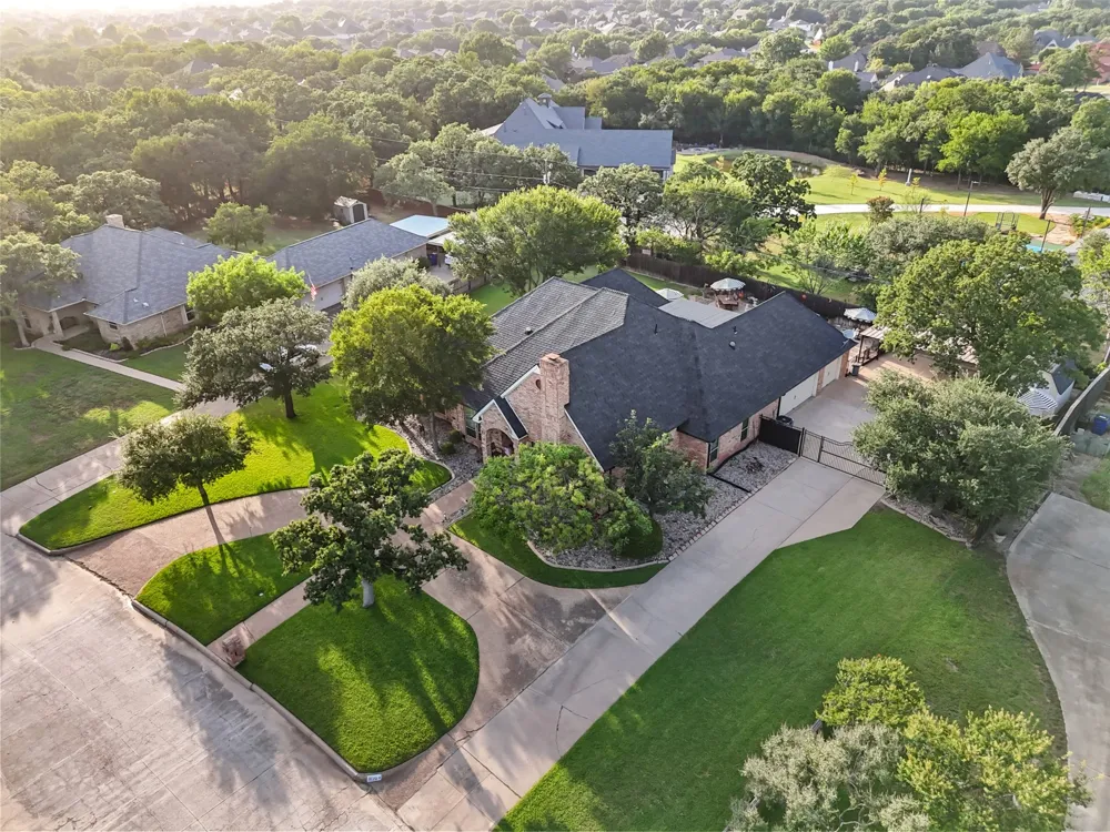 809 Shady Creek Drive Kennedale, TX 76060