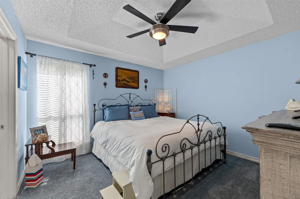 809 Shady Creek Drive Kennedale, TX 76060
