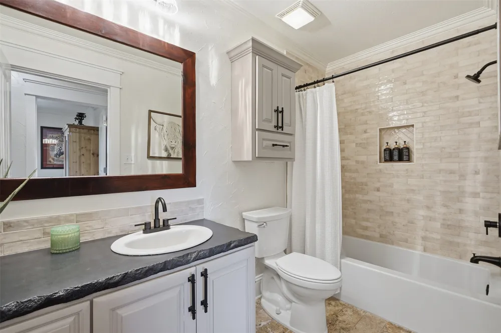986 Eagles Way Springtown, TX 76082