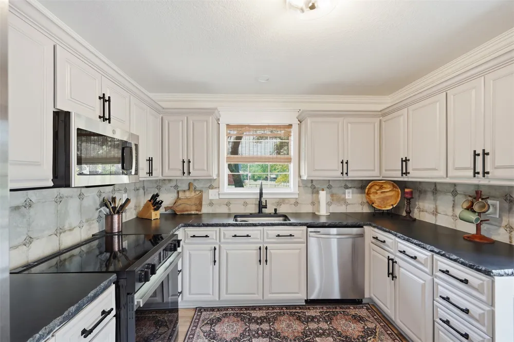 986 Eagles Way Springtown, TX 76082