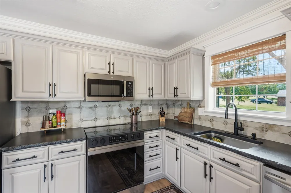 986 Eagles Way Springtown, TX 76082