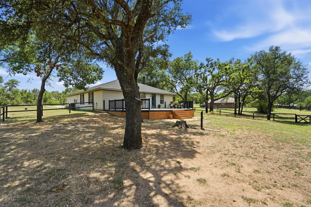 986 Eagles Way Springtown, TX 76082