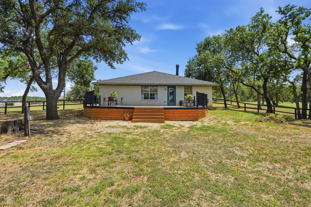986 Eagles Way Springtown, TX 76082