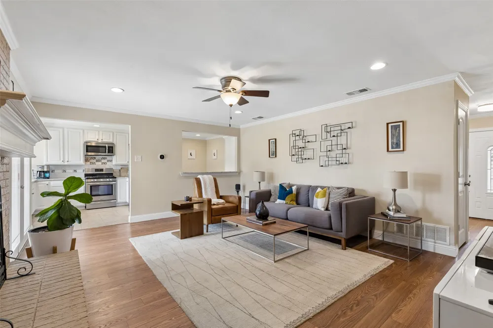 13141 Rosser Road Farmers Branch, TX 75244