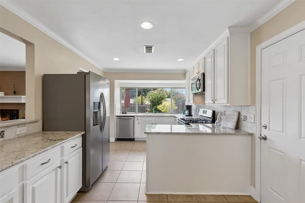 13141 Rosser Road Farmers Branch, TX 75244