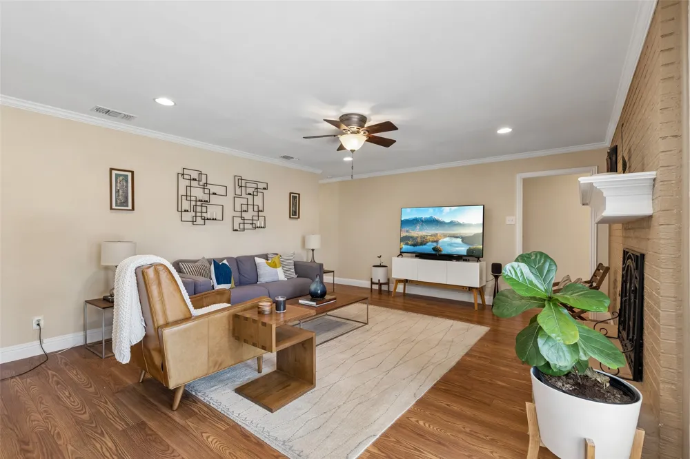 13141 Rosser Road Farmers Branch, TX 75244