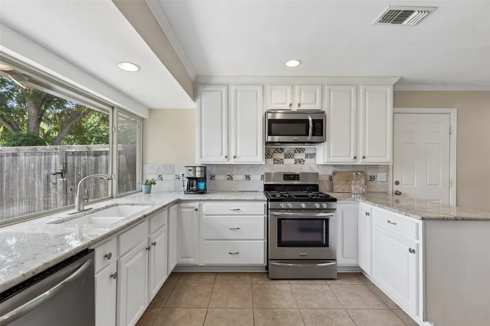 13141 Rosser Road Farmers Branch, TX 75244