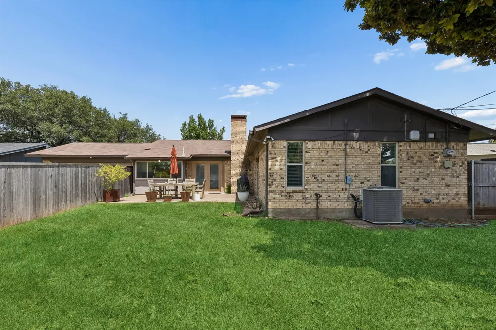 13141 Rosser Road Farmers Branch, TX 75244