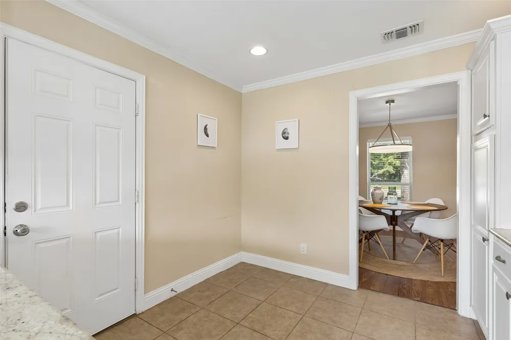 13141 Rosser Road Farmers Branch, TX 75244