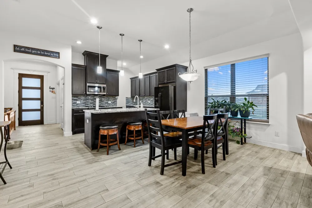 9689 County Road 4116 Kaufman, TX 75142
